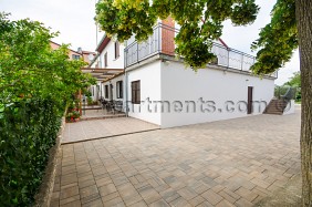 Apartments Kresina | Image 2
