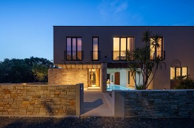 The Pool House Bale - Holiday house The Pool House Bale | Image 1